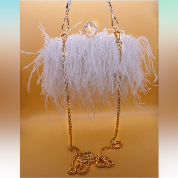 Elegant White Feather Clutch - Picture 2 of 4